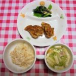 玄米・鶏のソフト揚げ・青菜のソテー・マカロニスープ